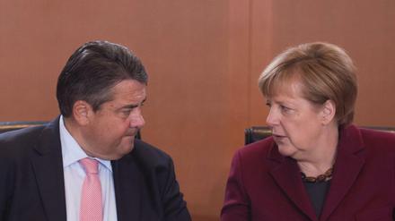 Sigmar Gabriel (SPD) und Angela Merkel (CDU). 