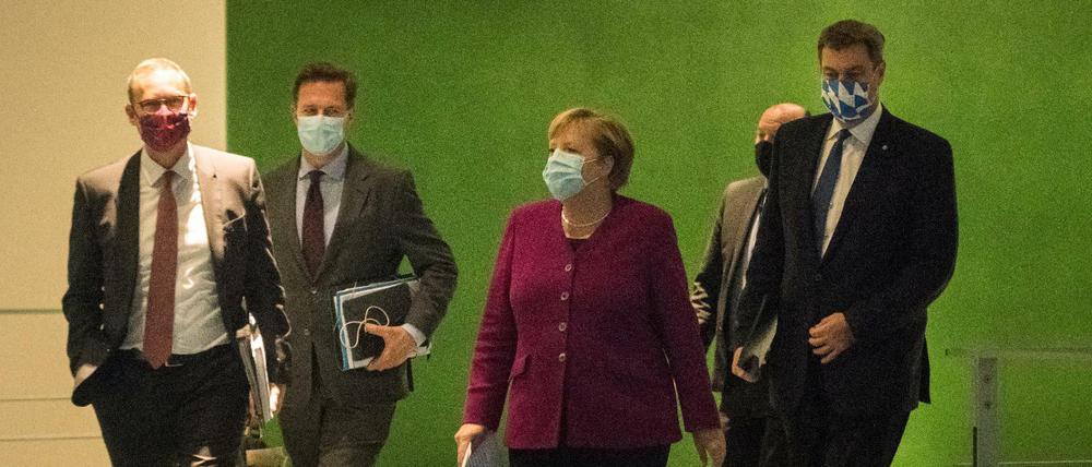Bundeskanzlerin Angela Merkel mit den Länderchefs. 