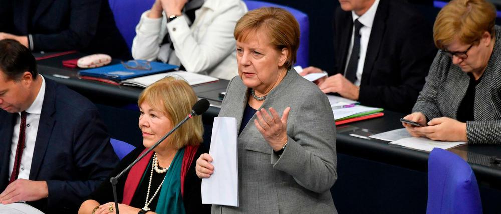 Befragung der Kanzlerin im Bundestag: Angela Merkel am Mittwoch an der Regierungsbank.