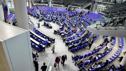 Der Ältestenrat des Bundestags hat die Prämie beschlossen, die manche Mitarbeiter nicht behalten wollen. 