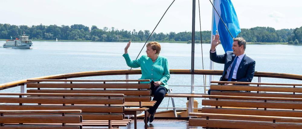 Angela Merkel (CDU) und Markus Söder bei der Schifffahrt. 