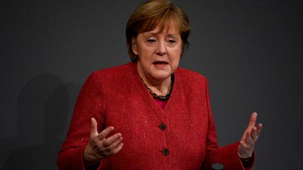 Angela Merkel während der Debatte im Bundestag am 09. Dezember 2020.