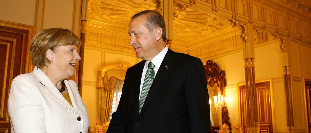 Angela Merkel und Recep Tayyip Erdogan bei einem früheren Treffen in Istanbul im Oktober 2015.