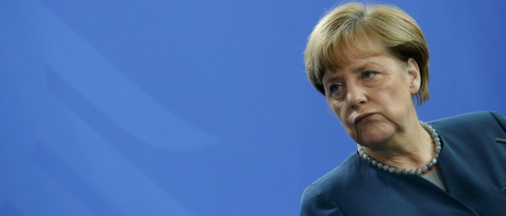 In der Flüchtlingskrise steht Bundeskanzlerin Angela Merkel (CDU) enorm unter Druck. 