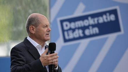 Bundeskanzler Olaf Scholz (SPD) beim Tag der offenen Tür der Bundesregierung