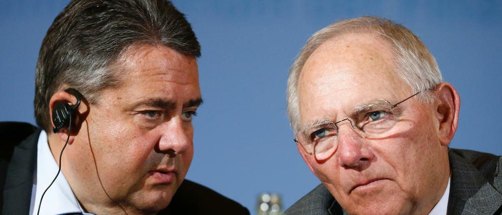 Sind sich über die Zukunft Europas gar nicht einig: Wirtschaftsminister Sigmar Gabriel (SPD, links) und Finanzminister Wolfgang Schäuble (CDU).