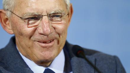 Wolfgang Schäuble sieht die Staatsfinanzen trotz der Belastungen durch die Flüchtlingskrise in gutem Zustand.