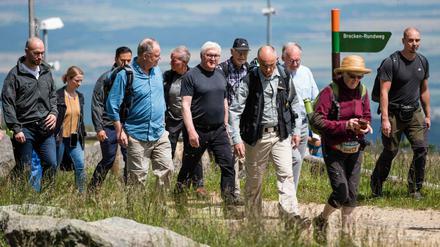 Bundespräsident Frank-Walter-Steinmeier bei einer Wanderung am Brocken im Juli 2021 