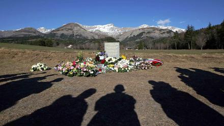 Trauer um die Opfer des Absturzes in den französischen Alpen.