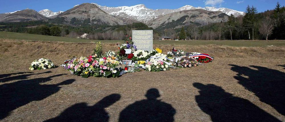 Trauer um die Opfer des Absturzes in den französischen Alpen.