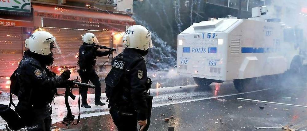 Die türkische Polizei ging auch nach den Ereignissen in Gezi-Park massiv gegen Proteste vor. 