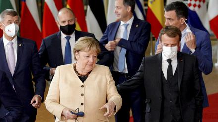 Im Mittelpunkt des Geschehens bei ihrem wohl letzten EU-Gipfel: Angela Merkel warnt vor einer Eskalation des Konflikts mit Polen.