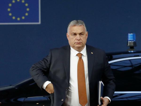 Ihn wird der neue Rechtsstaatsmechanismus bei der Vergaben von EU-Geld wohl als erstes treffen: Ungarns Regierungschef Viktor Orban. 