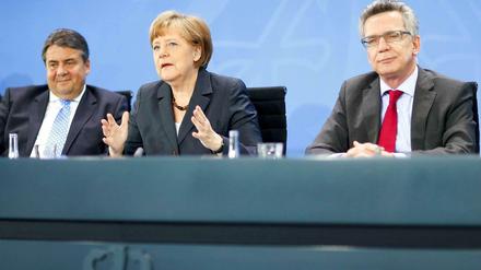 Nach dem Flüchtlingsgipfel im Kanzleramt: Sigmar Gabriel, Angela Merkel und Thomas de Maizière (von links)