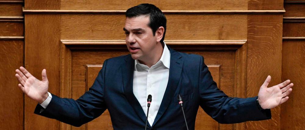 Regierungschef Alexis Tsipras - hier bei der jüngsten Parlamentsdebatte über die Wirtschaft und die Eurogruppen-Beschlüsse - kann nicht mehr auf seine Koalitionspartner bauen. 