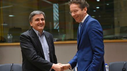 Eurogruppen-Chef Jeroen Dijsselbloem (rechts) und der griechische Finanzminister Euklid Tsakalotos in Brüssel. 
