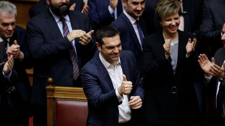 Premier Alexis Tsipras nach der Abstimmung im Parlament. 