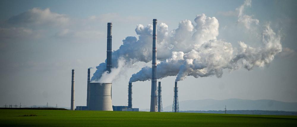 Innerhalb von 30 Jahren muss die Energieproduktion komplett von fossilen Energieträgern losgelöst werden, um die Überhitzung des Planeten abzuwenden.