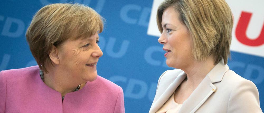 Bundeskanzlerin Angela Merkel (links, CDU) und die Parteivorsitzende der CDU Rheinland-Pfalz, Julia Klöckner.