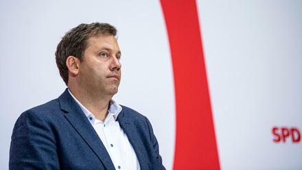 SPD-Chef Lars Klingbeil muss nach seiner Grundsatzrede Kritik einstecken.