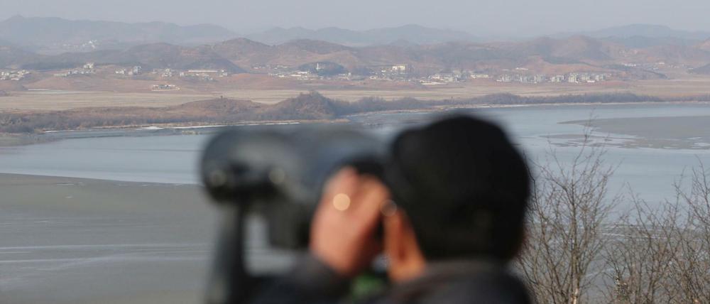 Blick von Nordkorea über die Grenze nach Südkorea 