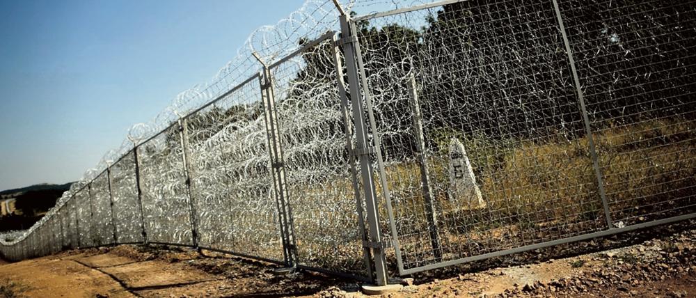 Kein Durchkommen. Die Grenze zwischen Bulgarien und der Türkei sichert die Regierung durch aufwändige Zäune. 