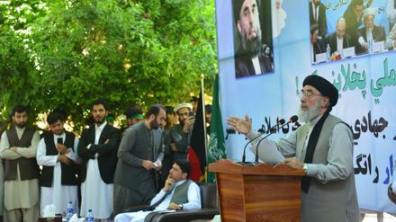 Der frühere afghanische Kriegsherr Gulbuddin Hekmatjar kehrte am Donnerstag zurück.