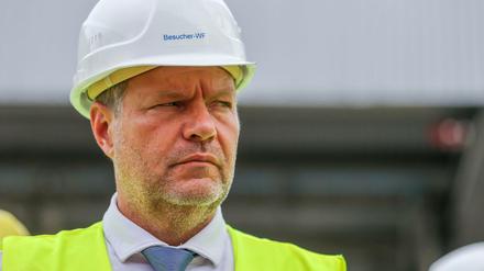 Robert Habeck (Bündnis 90/Die Grünen), Bundesminister für Wirtschaft und Klimaschutz, im Mai 2022 in Leuna 