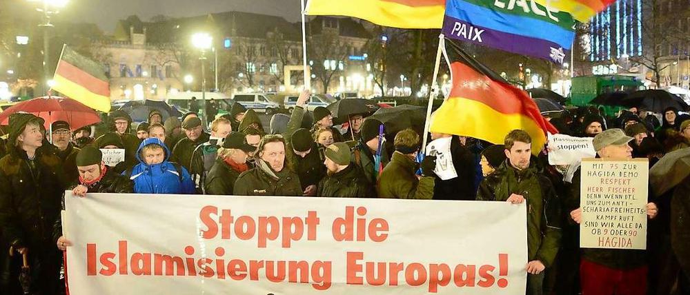 Demonstranten des Pegida-Ablegers Hagida in Hannover.