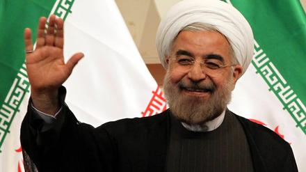 Präsident Hassan Ruhani lächelt freundlich. Doch das Mullah-Regime dirigierte offenbar auch die drei jetzt in Deutschland verbotenen Vereine