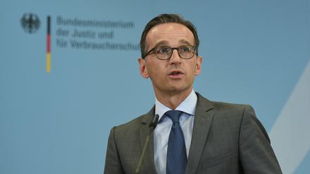 Bundesjustizminister Heiko Maas (SPD) sieht die Ermittlungen gegen die Betreiber von netzpolitik.org skeptisch.