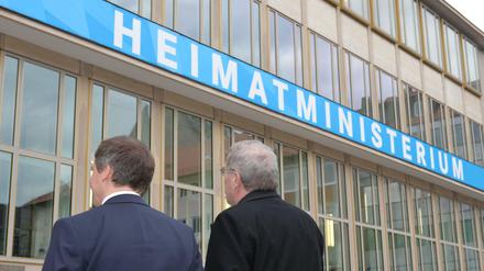 Existiert bereits: das bayerische Heimatministerium mit Sitz in Nürnberg.