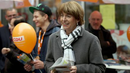 Henriette Reker war am Samstag einen Tag vor ihrer Wahl zur Oberbürgermeisterin angegriffen worden.
