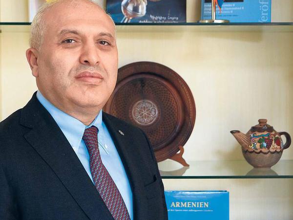 Ashot Smbatyan ist seit 2015 Botschafter Armeniens in Deutschland.