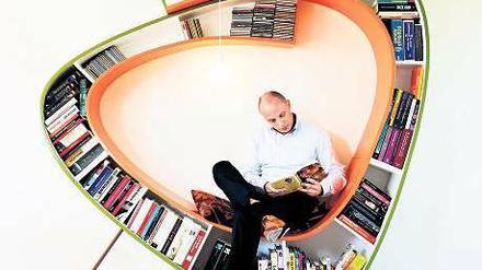 Der "Boekenworm" von Anne Harmsen und Paul Schrijen sagt langweiligen Bücherregalen den Kampf an.