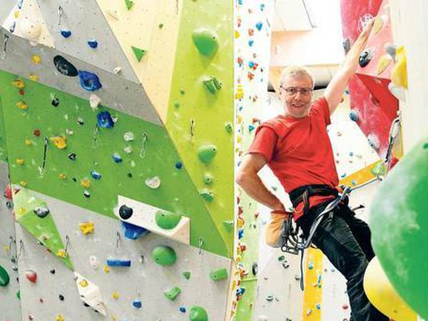  Das Klettern, sagt Michel Götz, 64, habe ihm „wieder festen Boden unter den Füßen gegeben“.