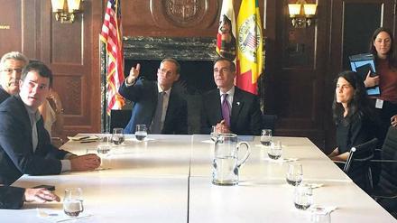 Mit einer Delegation aus Politik und Wirtschaft besuchte Michael Müller den Bürgermeister von Los Angeles: Eric Garcetti (r.).