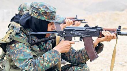 Vorgezeigt. Soldatinnen der jemenitischen Antiterrortruppe beim Üben.
