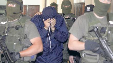 Auf dem Weg ins Gericht: Der Israeli, der unter dem Namen Brodsky agierte. Foto: dpa
