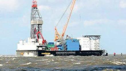 An 350 Stellen, wie hier vor Cuxhaven, wird in Europas Gewässern Öl gefördert. Foto: dpa