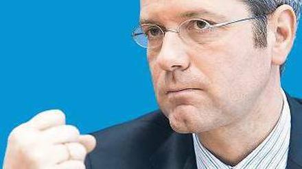 Bereit zum Machtkampf. Bundesumweltminister Norbert Röttgen, hier auf einer Pressekonferenz im Juli, will CDU-Landeschef in NRW werden. 