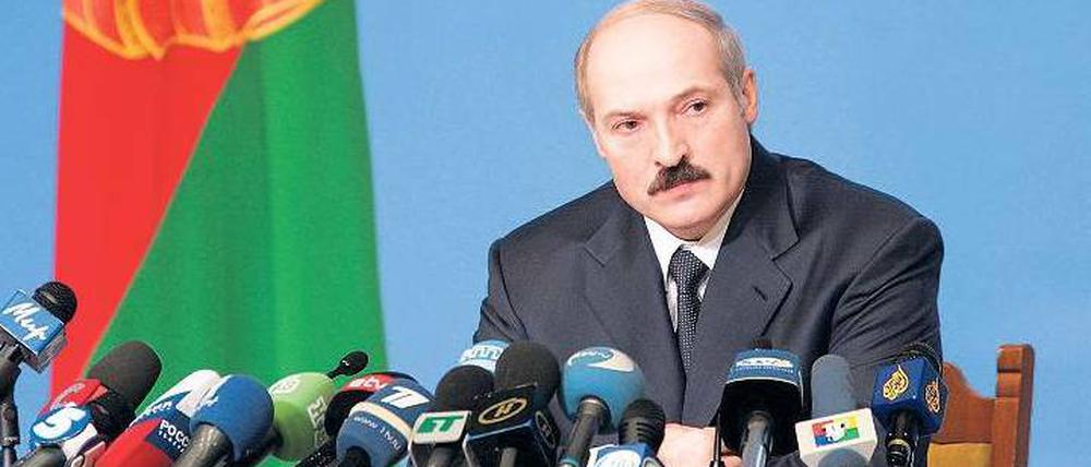 Nicht mehr gefragt. Weißrusslands Präsident Alexander Lukaschenko darf nicht mehr in die Europäische Union einreisen, ebenso wie seine beiden ältereren Söhne und Dutzende weitere aus der Führungselite. Foto: Nickolay Petrov/dpa