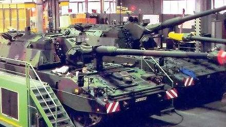 Waffen verkaufen sich immer. Produktion des deutschen Leopard-2-Panzers. 