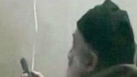 Bin Laden vorm TV – Szene aus einem vom Pentagon freigegebenen Video. Foto: dpa