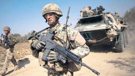 Keine 100-prozentige Sicherheit. Bundeswehrsoldaten in Afghanistan. Foto: dapd