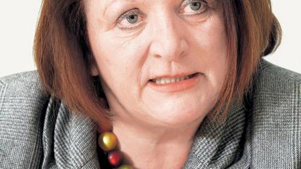 Sabine Leutheusser-Schnarrenberger (59) ist seit 2009 wieder Justizministerin der schwarz-gelben Koalition. Sie hatte dieses Amt schon einmal von 1992 bis 1996 inne. Damals trat sie wegen der Konflikte um den sogenannten großen Lauschangriff von ihrem Amt zurück. Sie ist zudem FDP-Chefin in Bayern. 