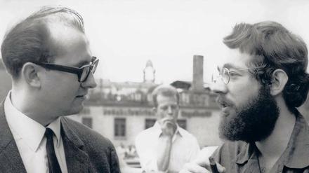 Horst Mahler 1967 mit dem Kommunarden Fritz Teufel. Der Verdacht über eine Stasi-Tätigkeit Mahlers kam auf, als im Zusammenhang mit dem Todesschuss auf Benno Ohnesorg Akten neu überprüft wurden.