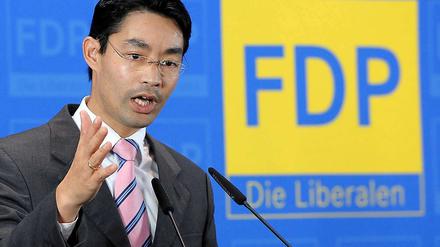 Philipp Rösler (38) ist FDP-Vorsitzender. Seit Mai 2011 ist er auch Bundesminister für Wirtschaft und Technologie. 