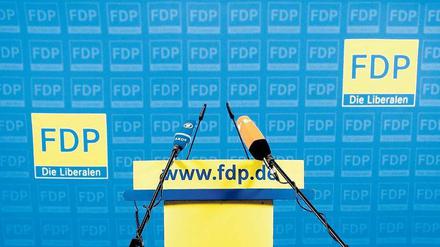 "Wir wollen nicht, dass die Berliner die Zeche für die Schulden anderer zahlen." Mit dieser Aussage machte die FDP die Wahl zur Abstimmung über den Euro-Kurs der Bundesregierung. Ausgezahlt hat sich das für die Partei nicht: Sie sitzt nicht mehr im Abgeordnetenhaus.