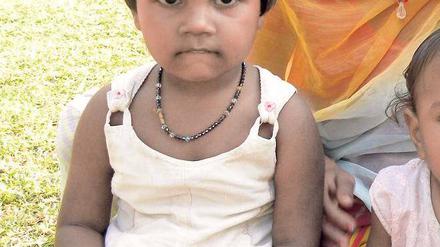 Lakshmi lebt in armen Verhältnissen. Doch es geht ihr besser als Millionen anderen Kindern in Indien, denn hungern muss sie nicht.